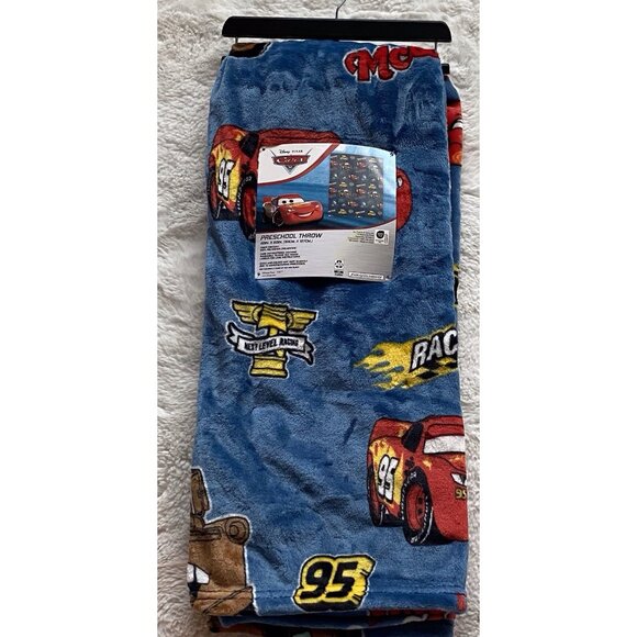 DISNEY Pixar CARS LIGHTNING MCQUEEN Mater Luigi Soft Throw Blanket 40 X 50” NEW - Picture 1 of 13